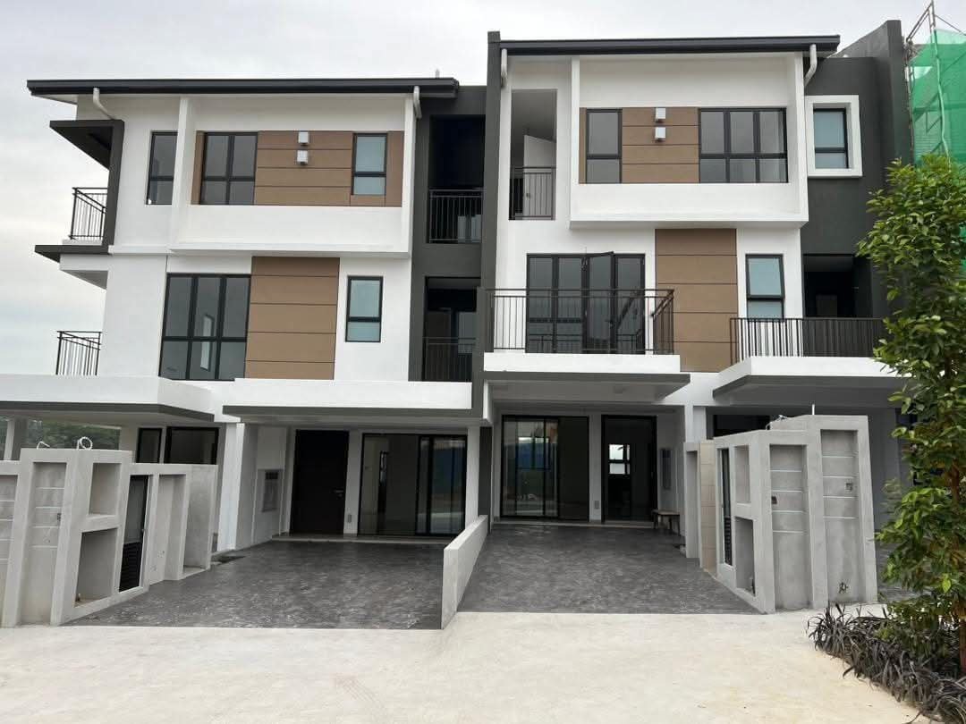 3 Storey Superlinks Garden Home Hilltop Bandar Baru Salak Tinggi