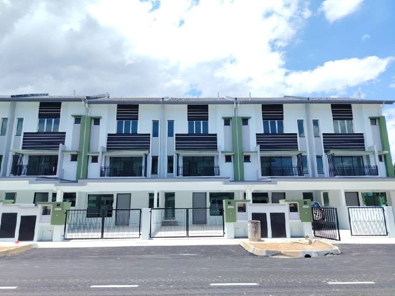 Brand New 3 Storey Terrace House @ Antara Gapi Serendah